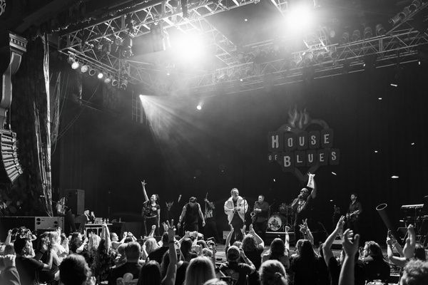 Photos: Hollywood Records Pop Band THE PARTY Bring MMC Fans Together After 30 Years — photo 2 of 23