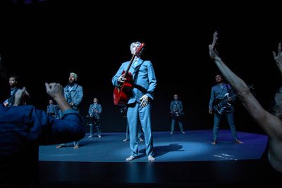 David Byrne and the company of AMERICAN UTOPIA Photo
