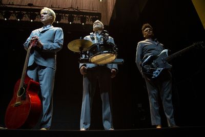 David Byrne and the company of AMERICAN UTOPIA Photo