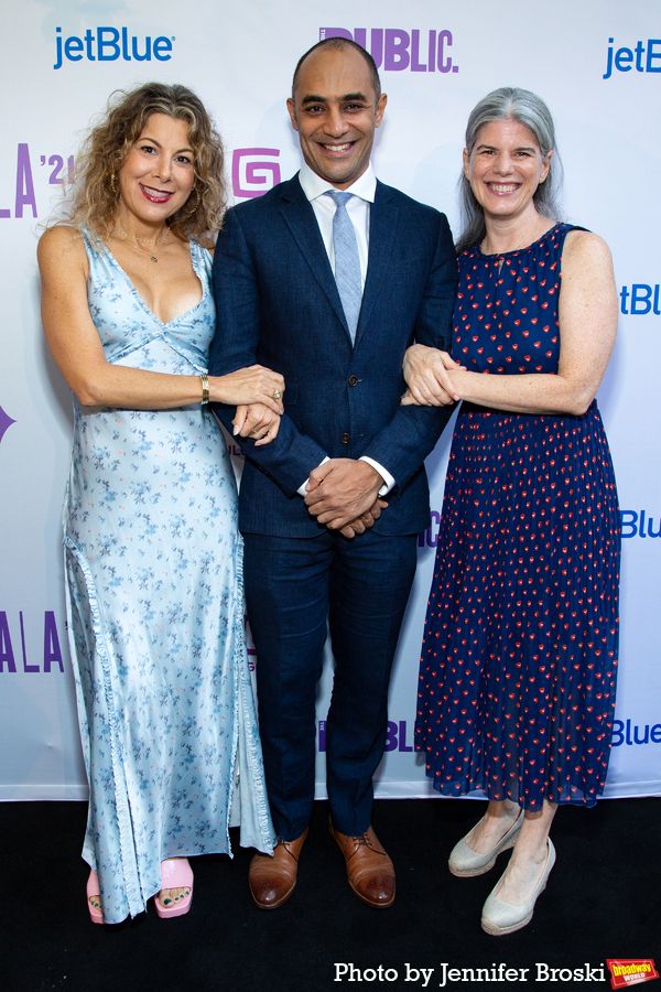 Photos: Ari'el Stachel, Reeve Carney, Eva Noblezada and More Attend the Public Theater 2021 Gala — photo 1 of 64