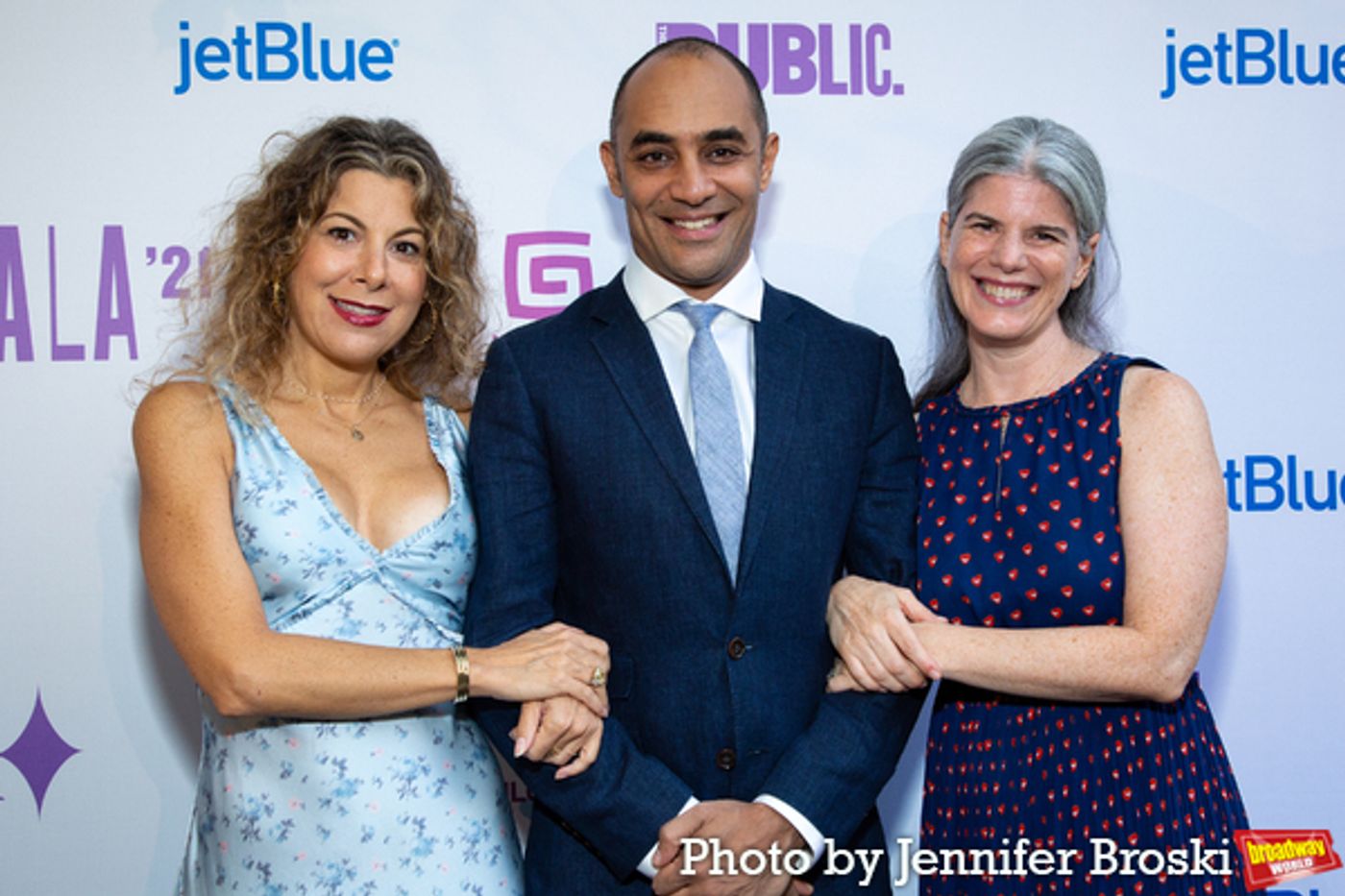 Photos: Ari'el Stachel, Reeve Carney, Eva Noblezada and More Attend the Public Theater 2021 Gala  Image