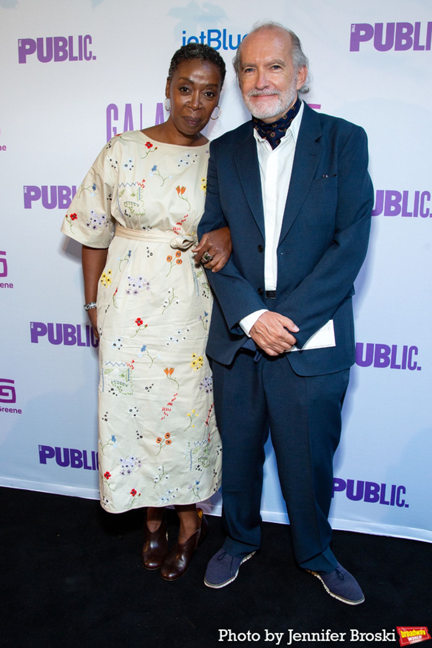 Photos: Ari'el Stachel, Reeve Carney, Eva Noblezada and More Attend the Public Theater 2021 Gala  Image