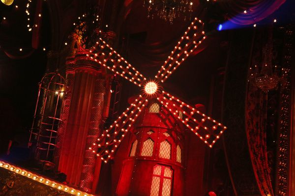 Photos: MOULIN ROUGE! Company Takes Re-Opening Night Bows! — photo 49 of 50