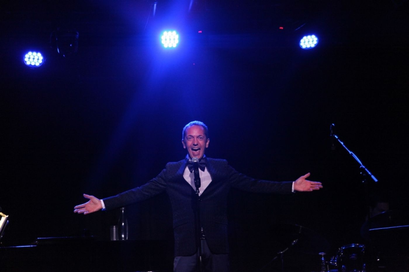 Review: With EXTRA!  EXTRA! At The Triad Scott Raneri Proves He Can Play The Lead  Image