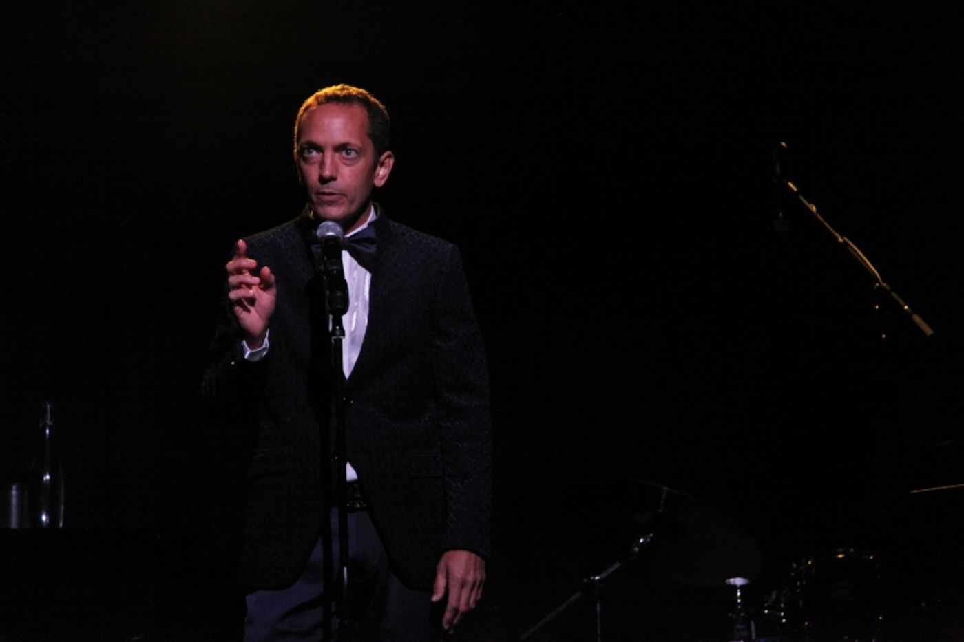 Review: With EXTRA!  EXTRA! At The Triad Scott Raneri Proves He Can Play The Lead  Image