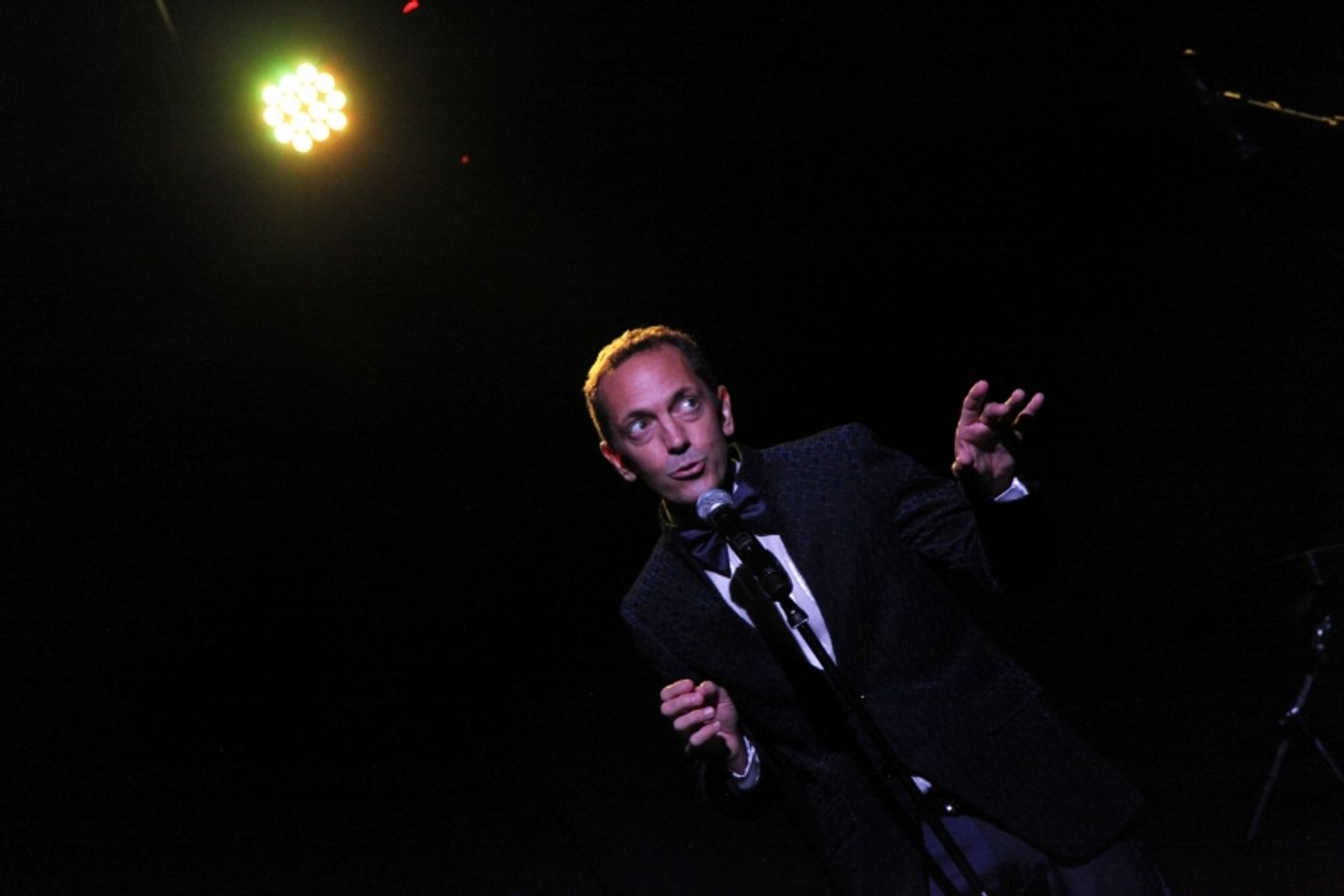 Review: With EXTRA!  EXTRA! At The Triad Scott Raneri Proves He Can Play The Lead  Image