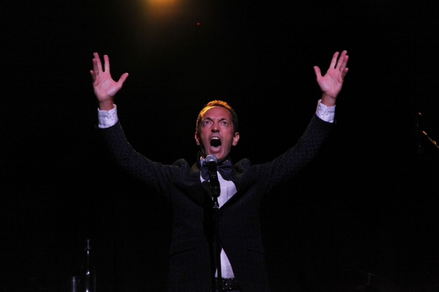 Review: With EXTRA!  EXTRA! At The Triad Scott Raneri Proves He Can Play The Lead  Image