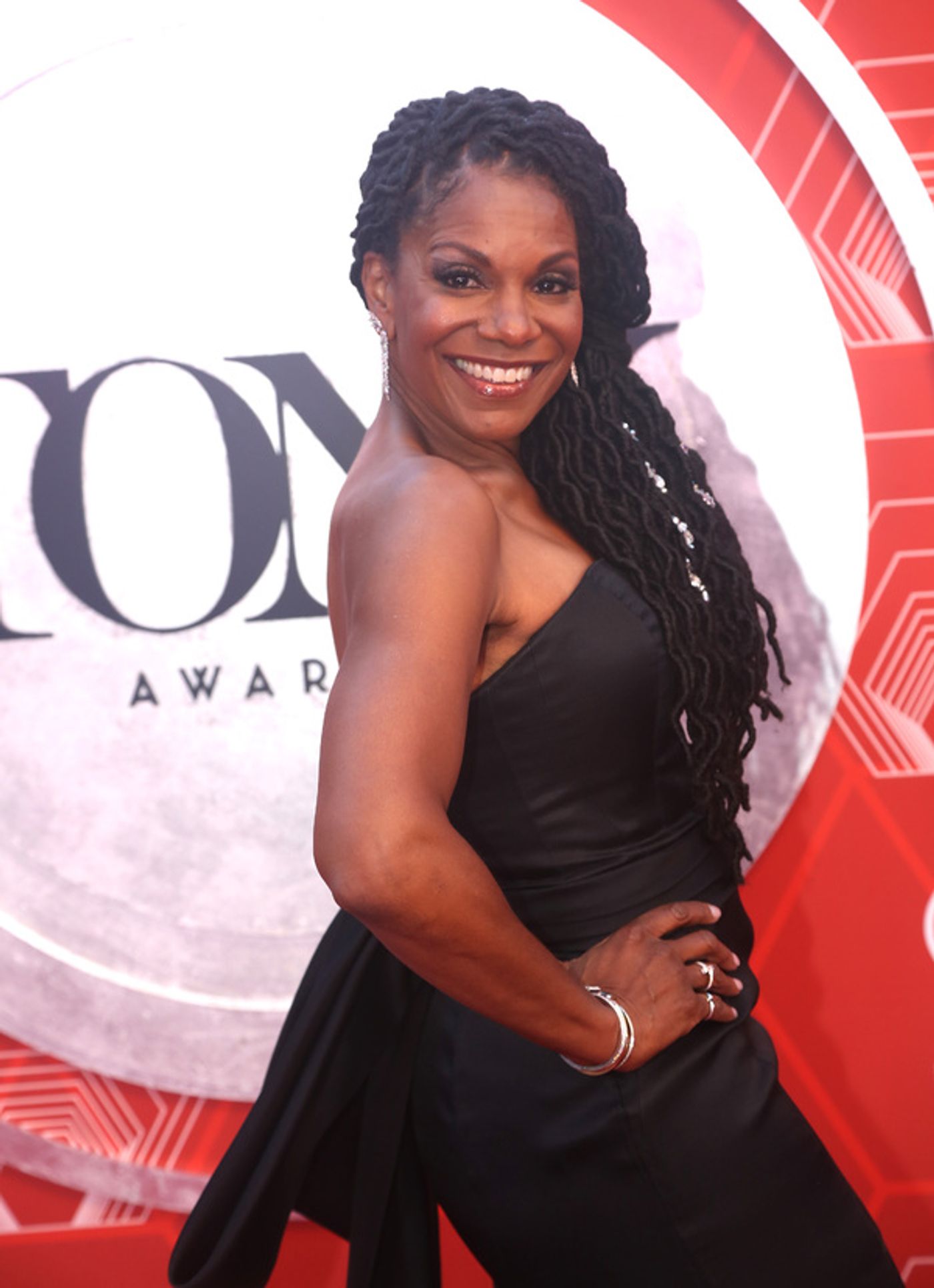 Photos: Stars Come Out to Celebrate on the Tony Awards Red Carpet!  Image