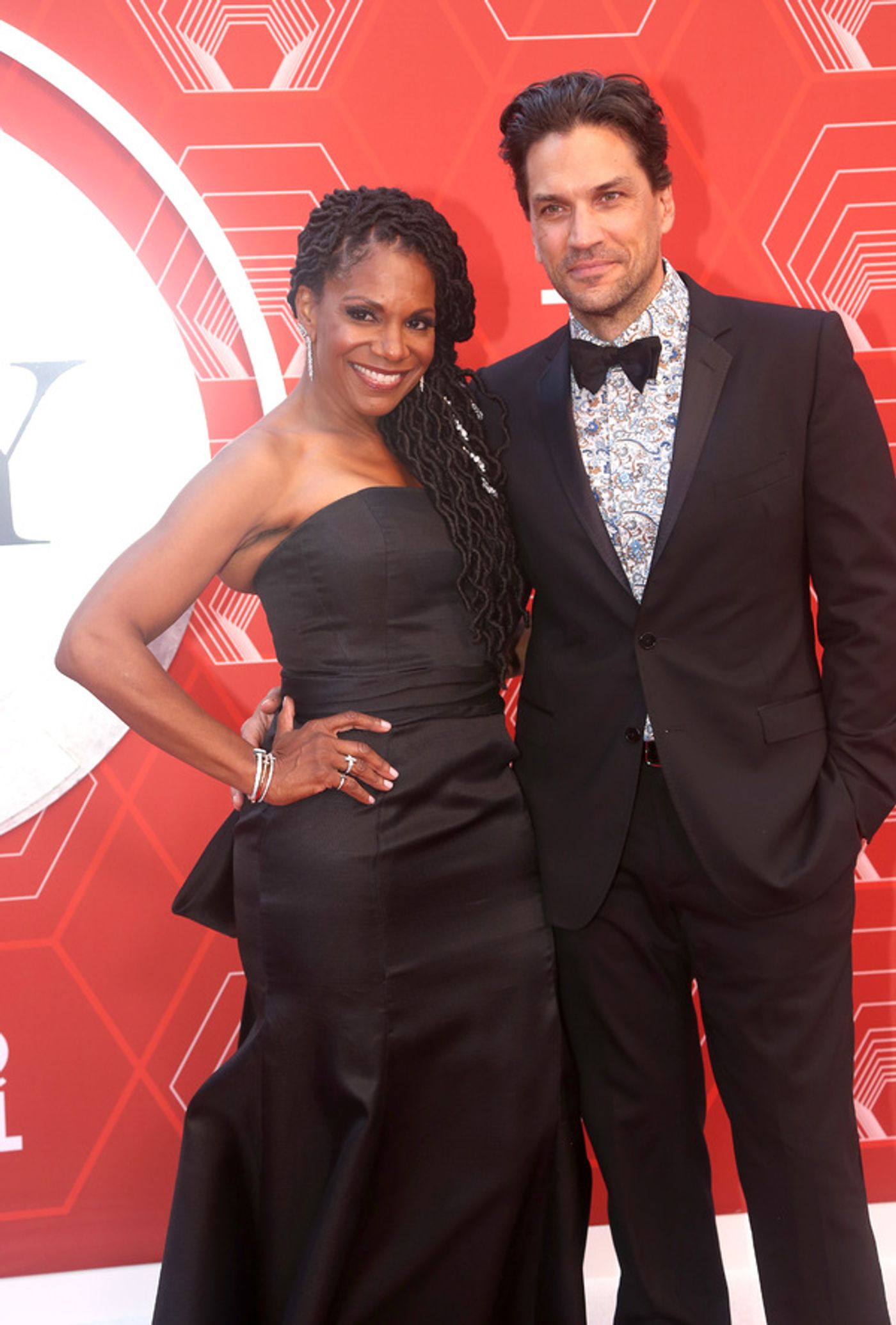 Photos: Stars Come Out to Celebrate on the Tony Awards Red Carpet!  Image