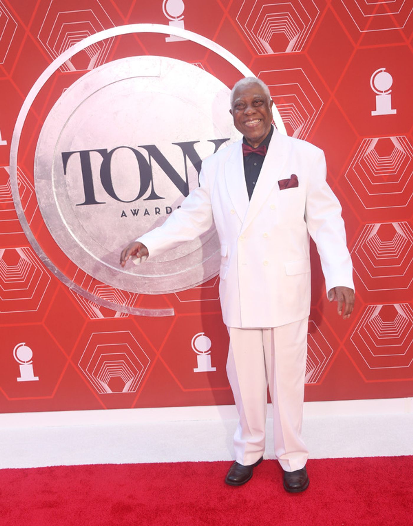 Photos: Stars Come Out to Celebrate on the Tony Awards Red Carpet!  Image