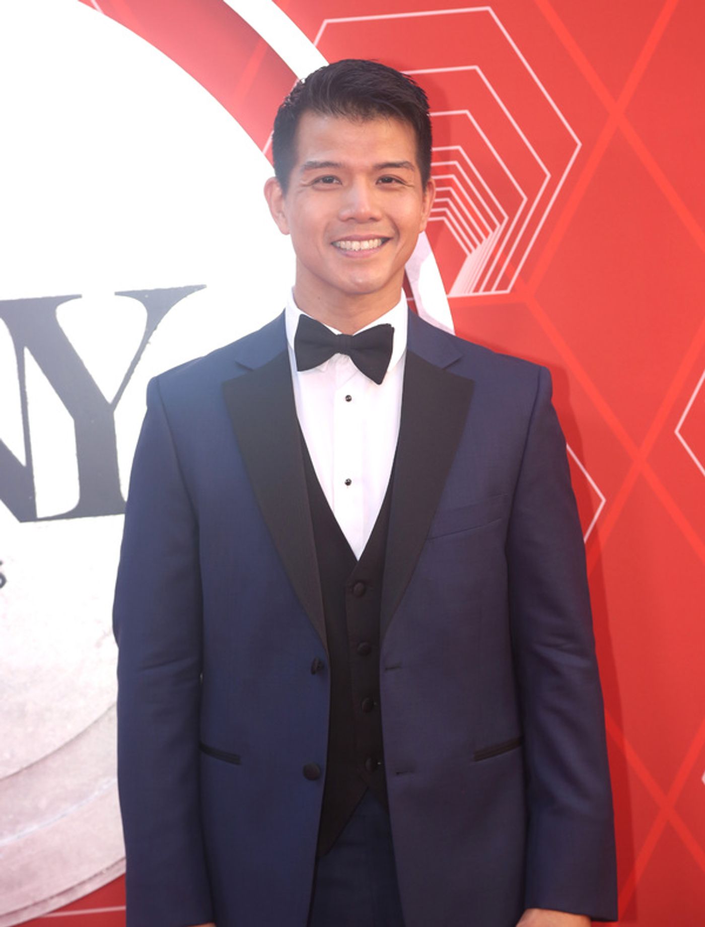 Photos: Stars Come Out to Celebrate on the Tony Awards Red Carpet!  Image