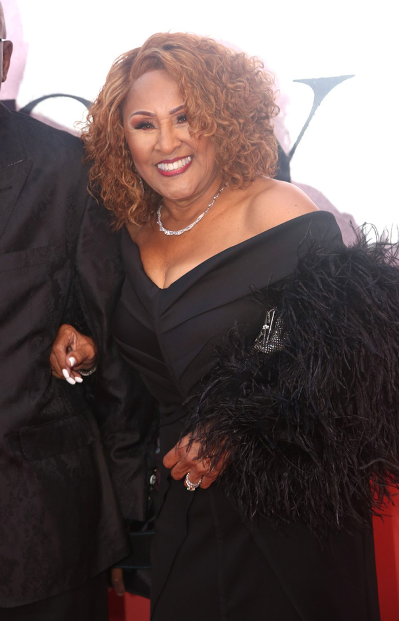 Photos: Stars Come Out to Celebrate on the Tony Awards Red Carpet!  Image