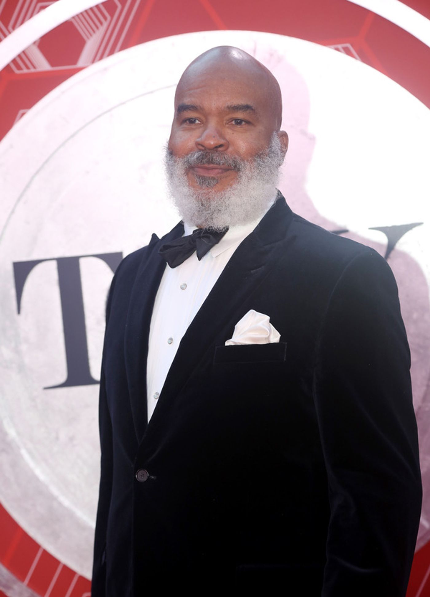 Photos: Stars Come Out to Celebrate on the Tony Awards Red Carpet!  Image