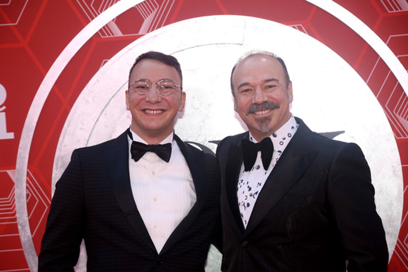 Photos: Stars Come Out to Celebrate on the Tony Awards Red Carpet!  Image