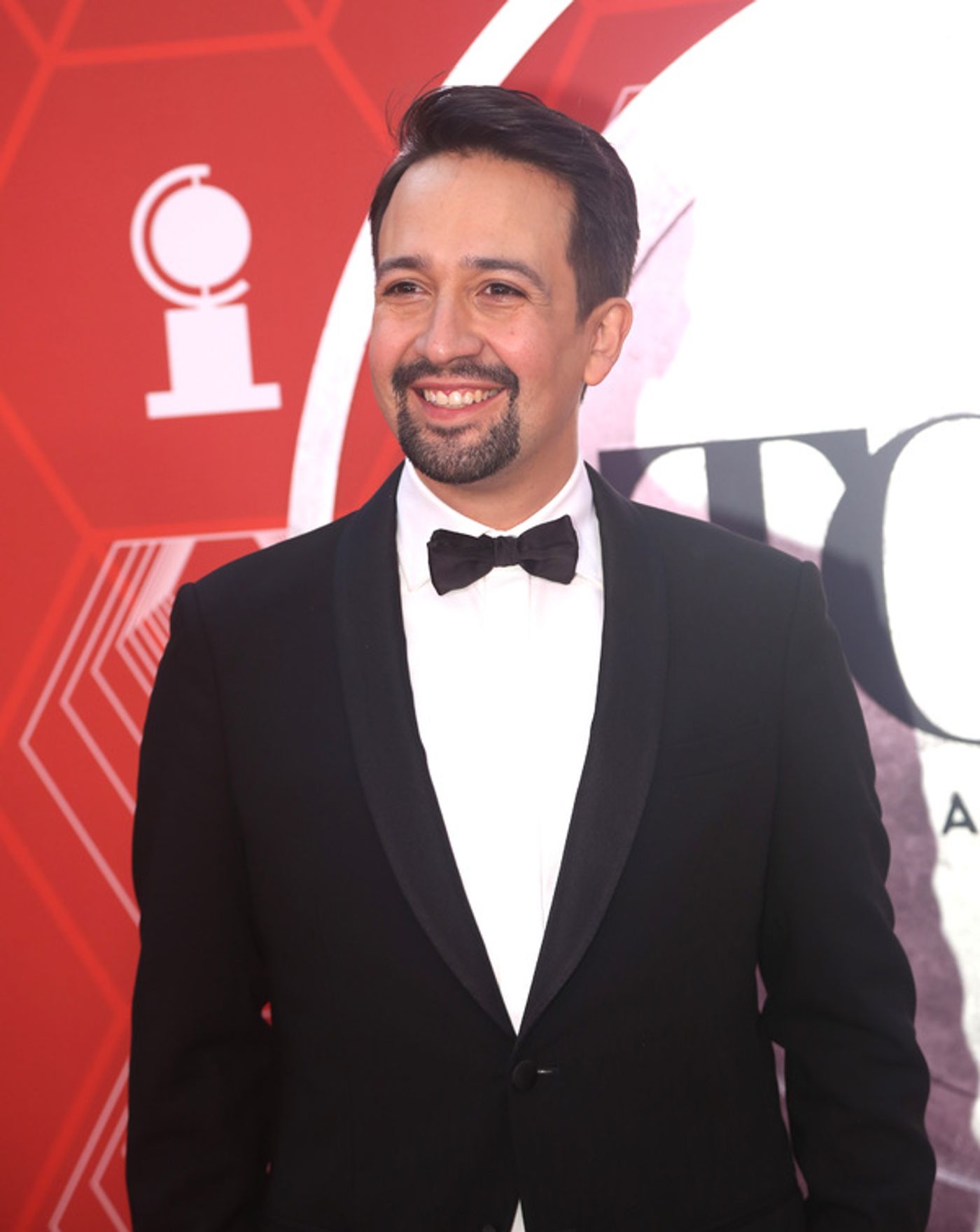 Photos: Stars Come Out to Celebrate on the Tony Awards Red Carpet!  Image