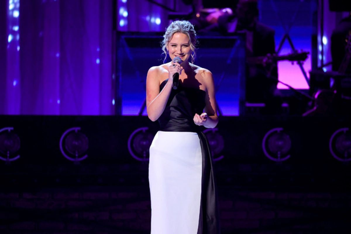 Jennifer Nettles  at 
