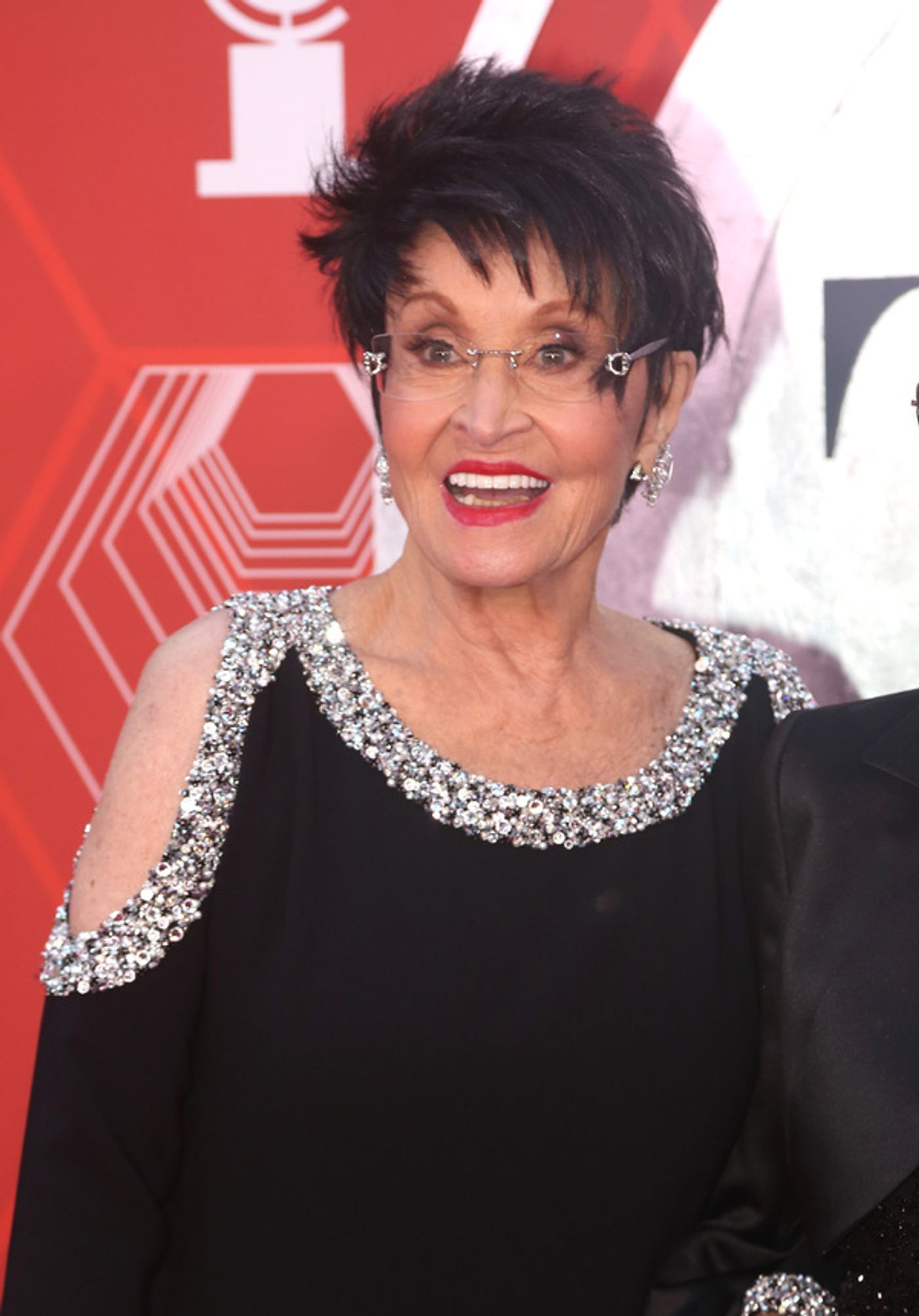 Photos: Stars Come Out to Celebrate on the Tony Awards Red Carpet!  Image