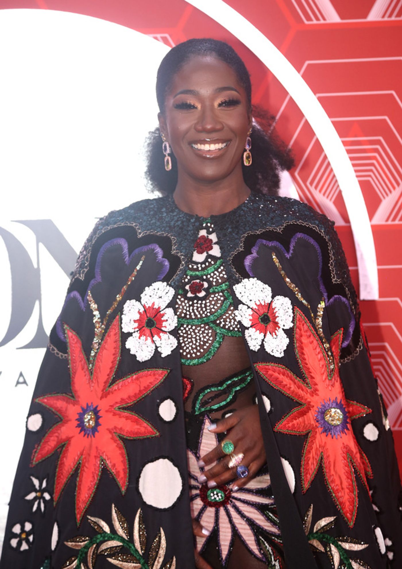 Photos: Stars Come Out to Celebrate on the Tony Awards Red Carpet!  Image