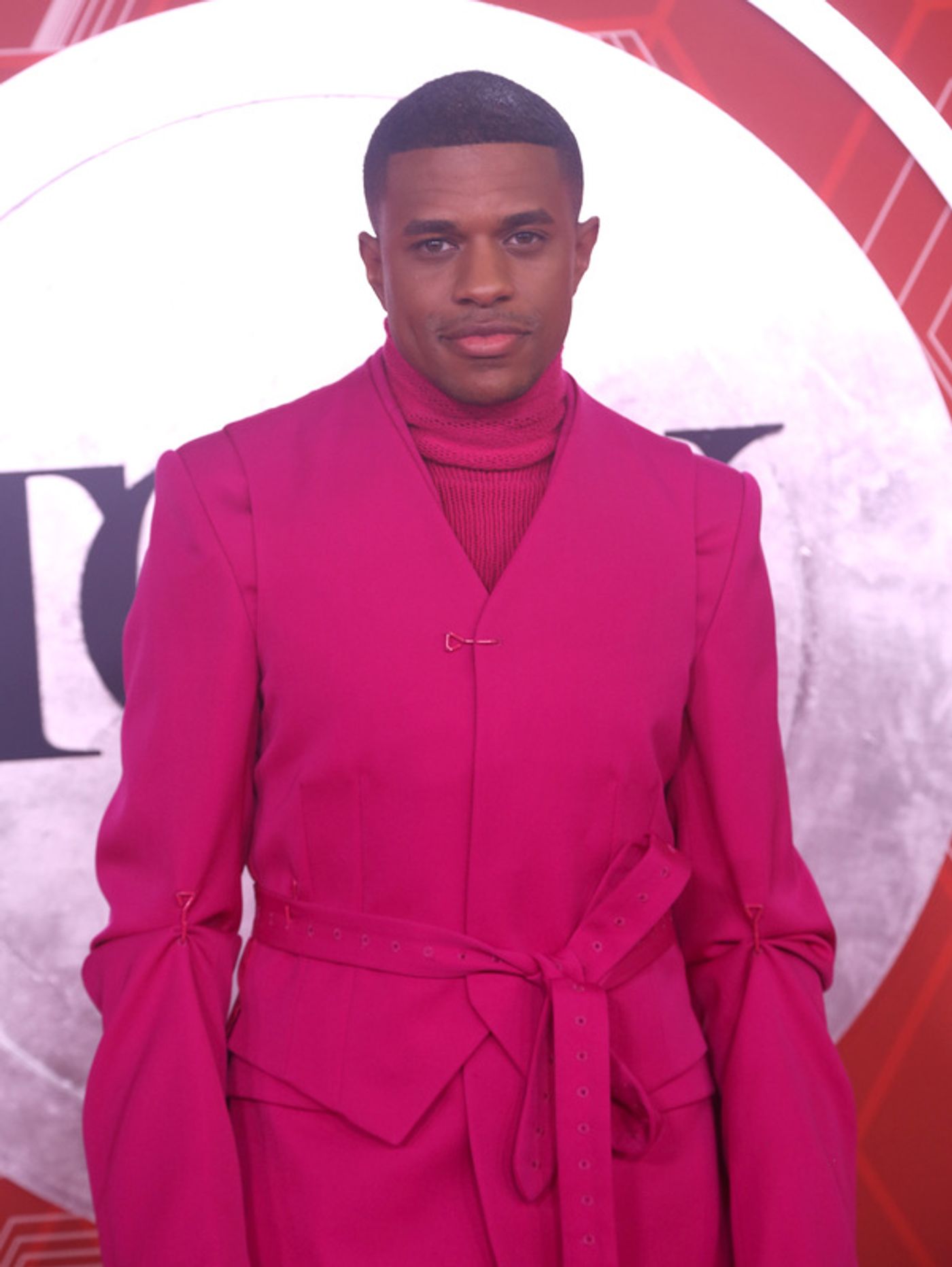 Photos: Stars Come Out to Celebrate on the Tony Awards Red Carpet!  Image