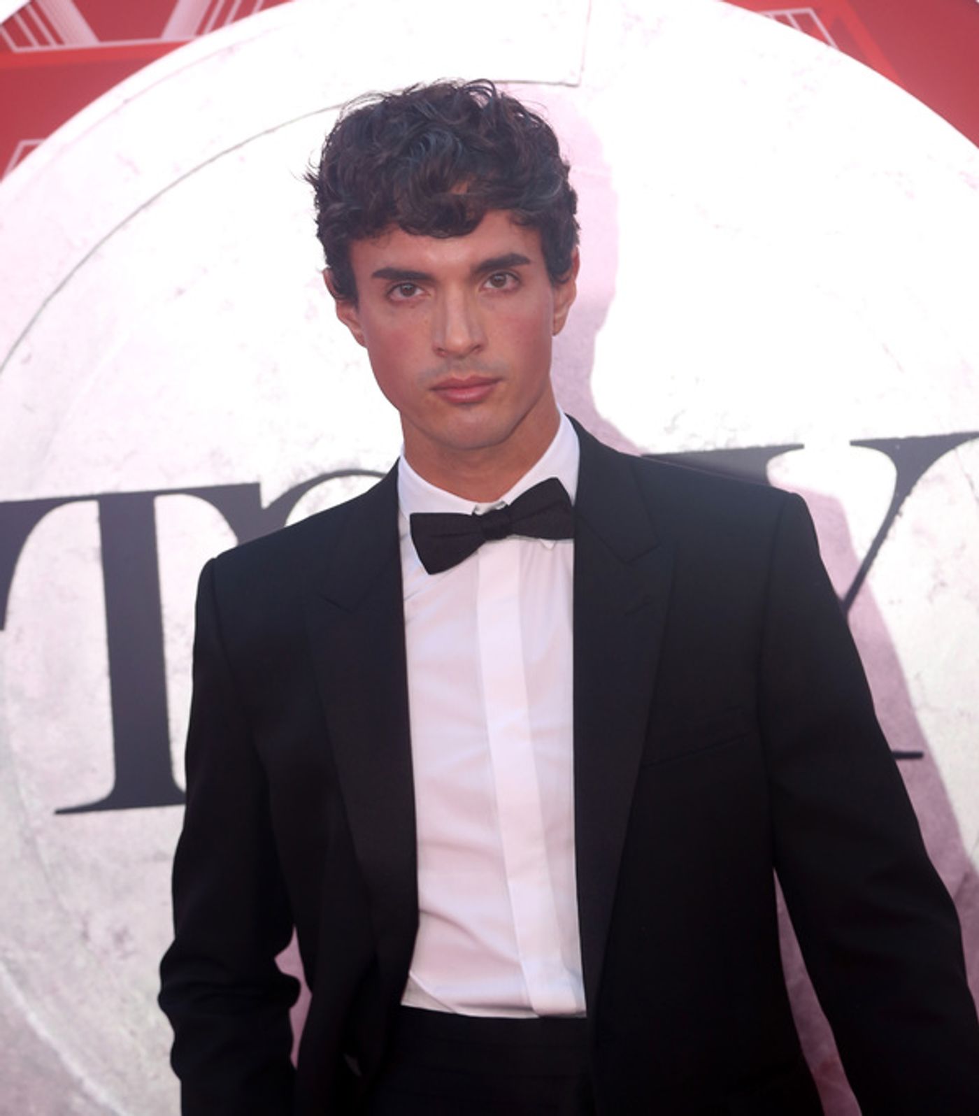 Photos: Stars Come Out to Celebrate on the Tony Awards Red Carpet!  Image