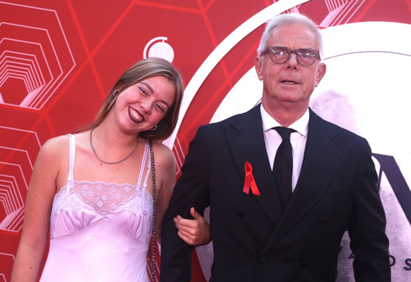 Photos: Stars Come Out to Celebrate on the Tony Awards Red Carpet!  Image