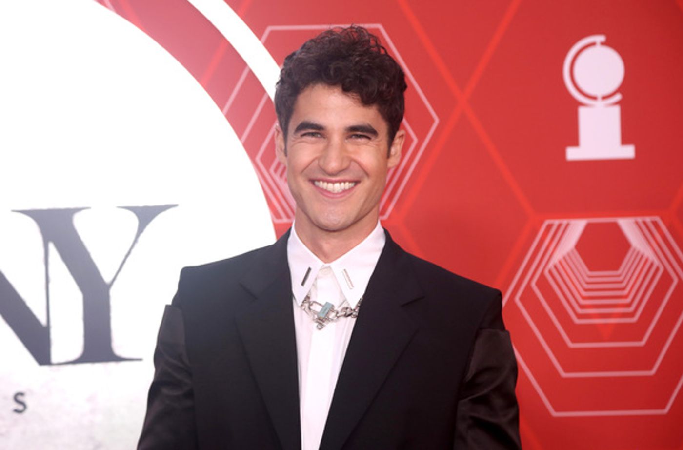 Photos: Stars Come Out to Celebrate on the Tony Awards Red Carpet!  Image