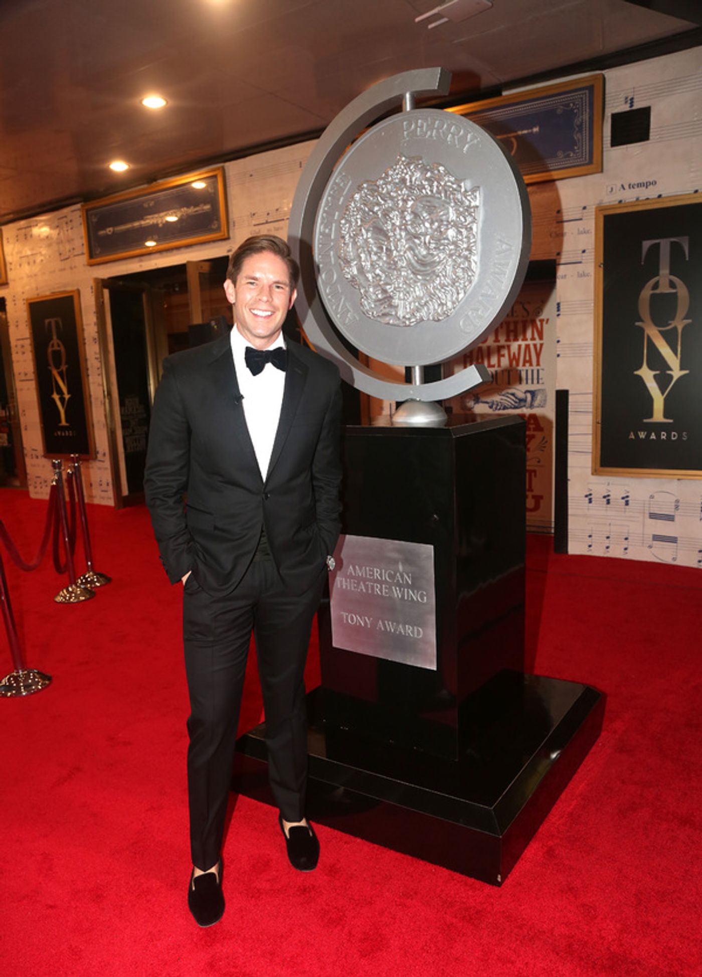 Photos: Stars Come Out to Celebrate on the Tony Awards Red Carpet!  Image