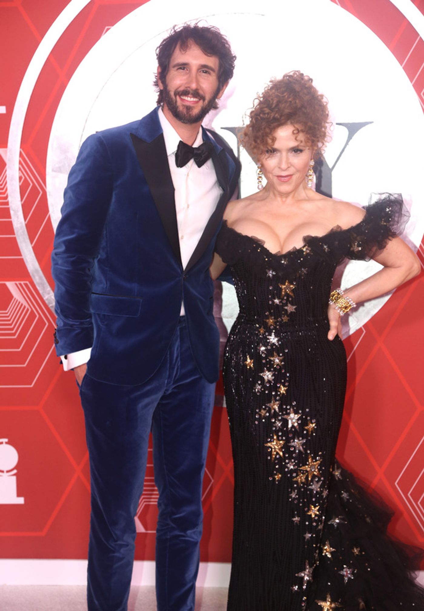 Photos: Stars Come Out to Celebrate on the Tony Awards Red Carpet!  Image