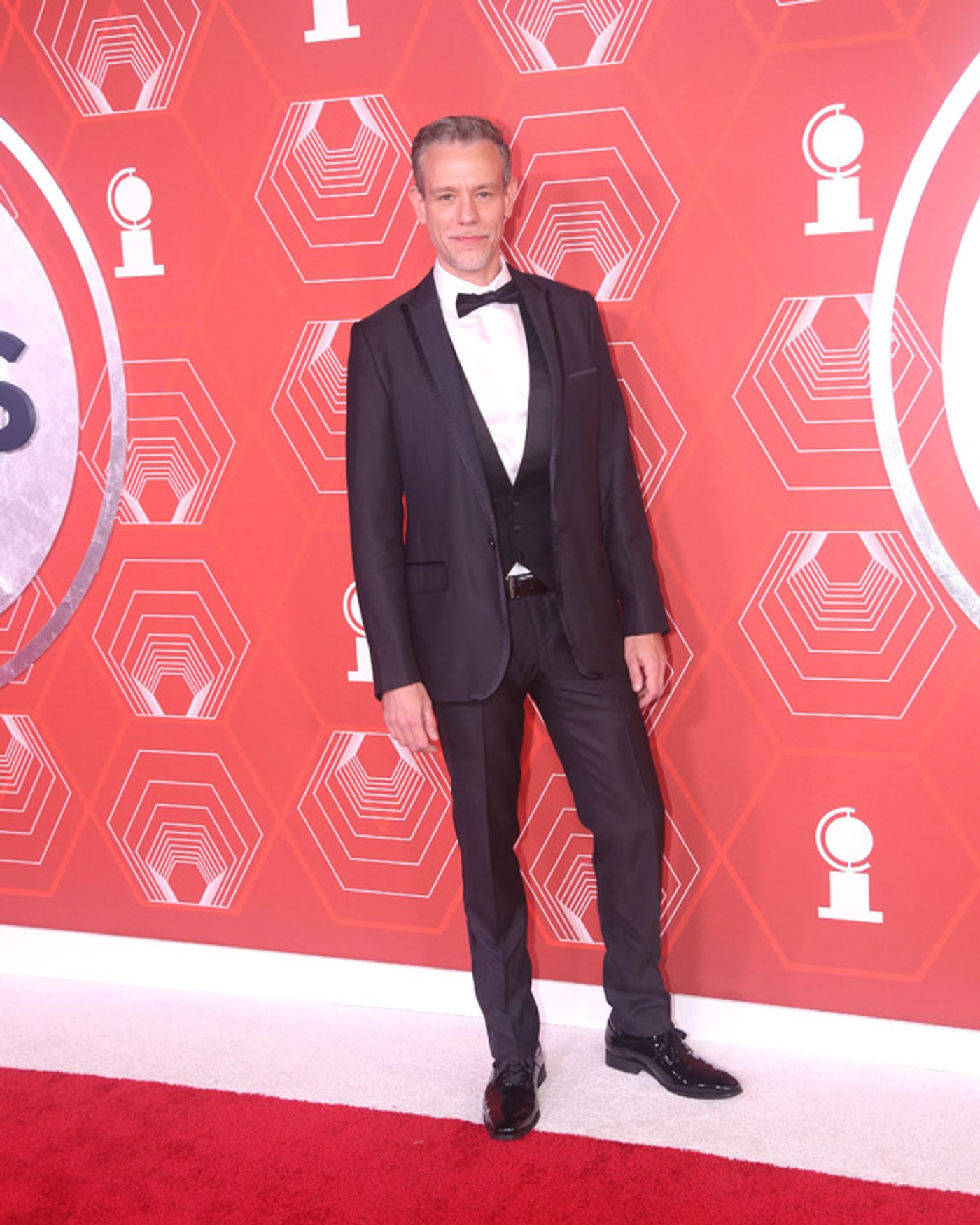 Photos: Stars Come Out to Celebrate on the Tony Awards Red Carpet!  Image