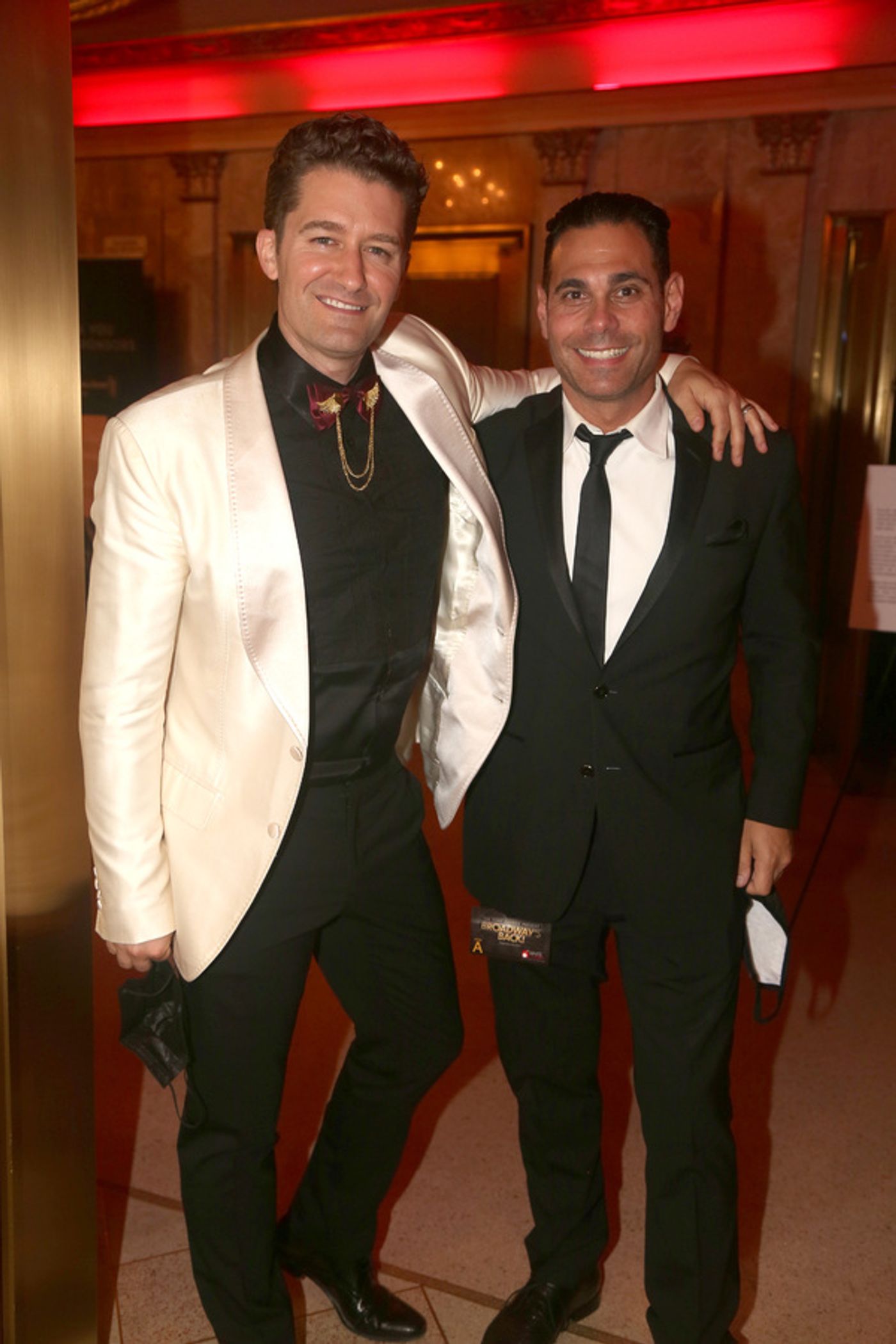 Photos: Stars Come Out to Celebrate on the Tony Awards Red Carpet!  Image