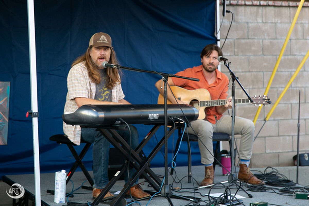 Musicians Rusty Tinder and Mike Cionni at Photos: Arroyo Repertory Theatre Unveils Its New Mural