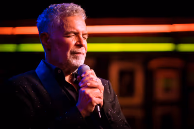 Clint Holmes Photo