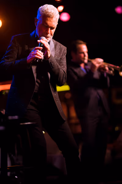 Clint Holmes Photo