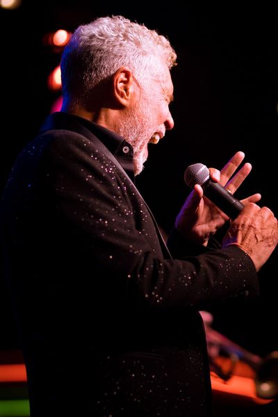 Clint Holmes Photo