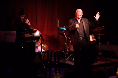 Clint Holmes Photo