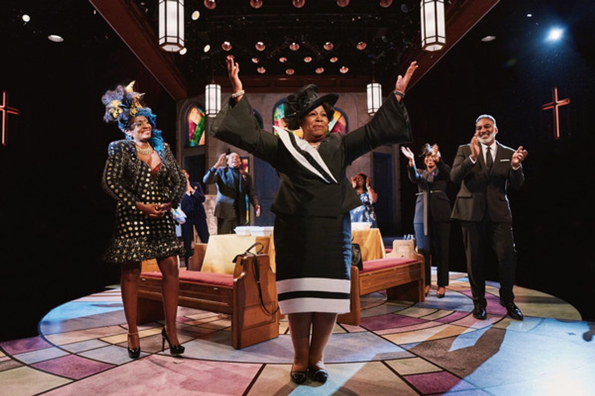 Cleo King & the cast  at 