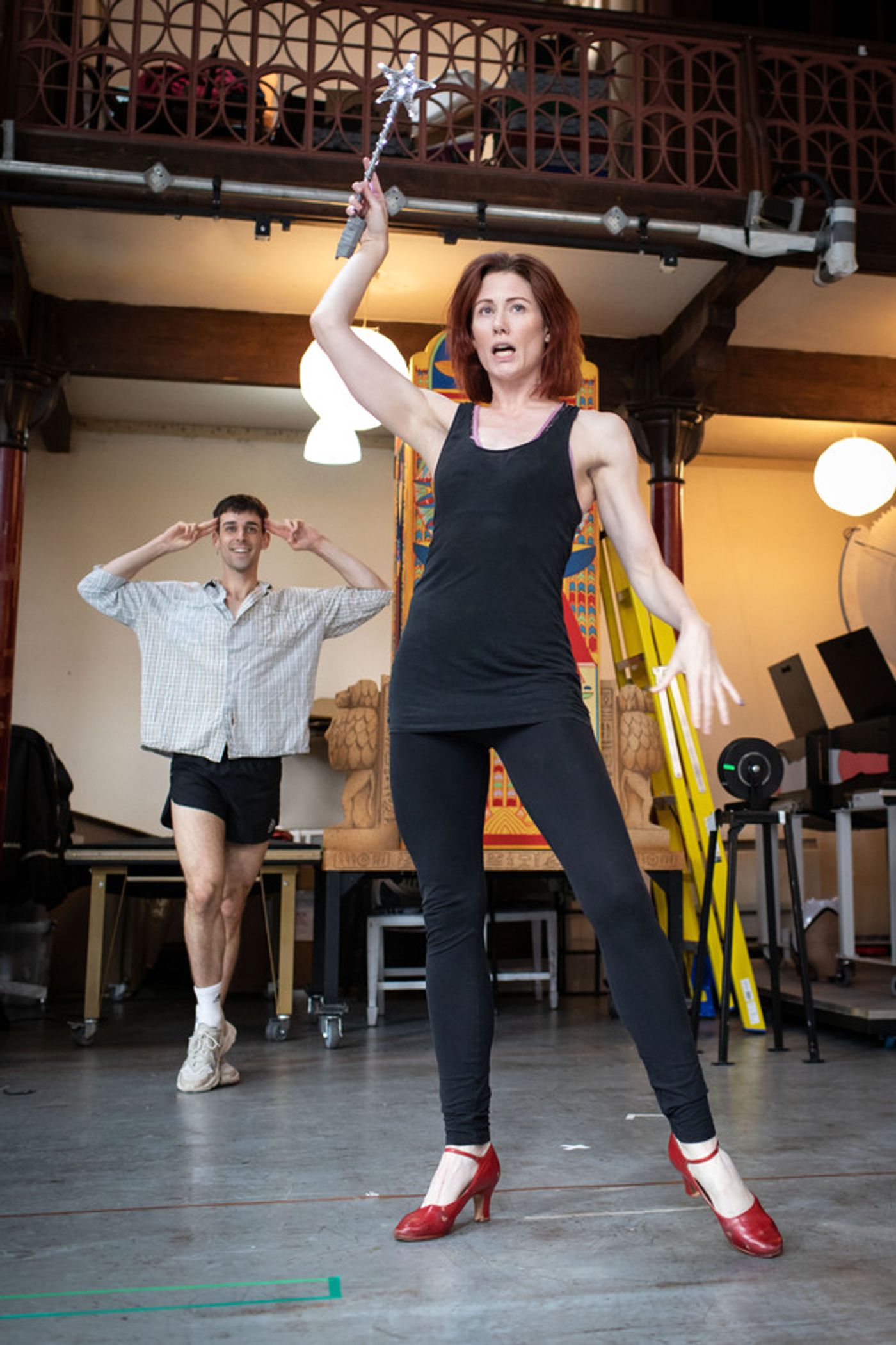 Photos: In Rehearsal For MAGIC GOES WRONG at the Apollo Theatre  Image