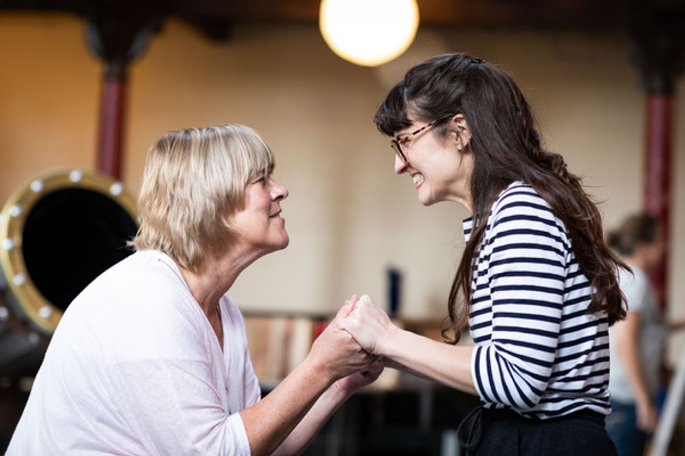 Photos: In Rehearsal For MAGIC GOES WRONG at the Apollo Theatre  Image