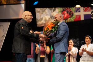 Photo 2: Robert Weber Federico (Executive Producer, Repertorio Espa ol) & Rafael S nc Photo