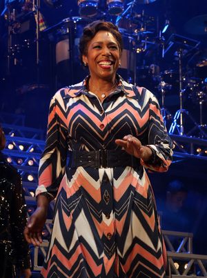 Dawnn Lewis  Photo