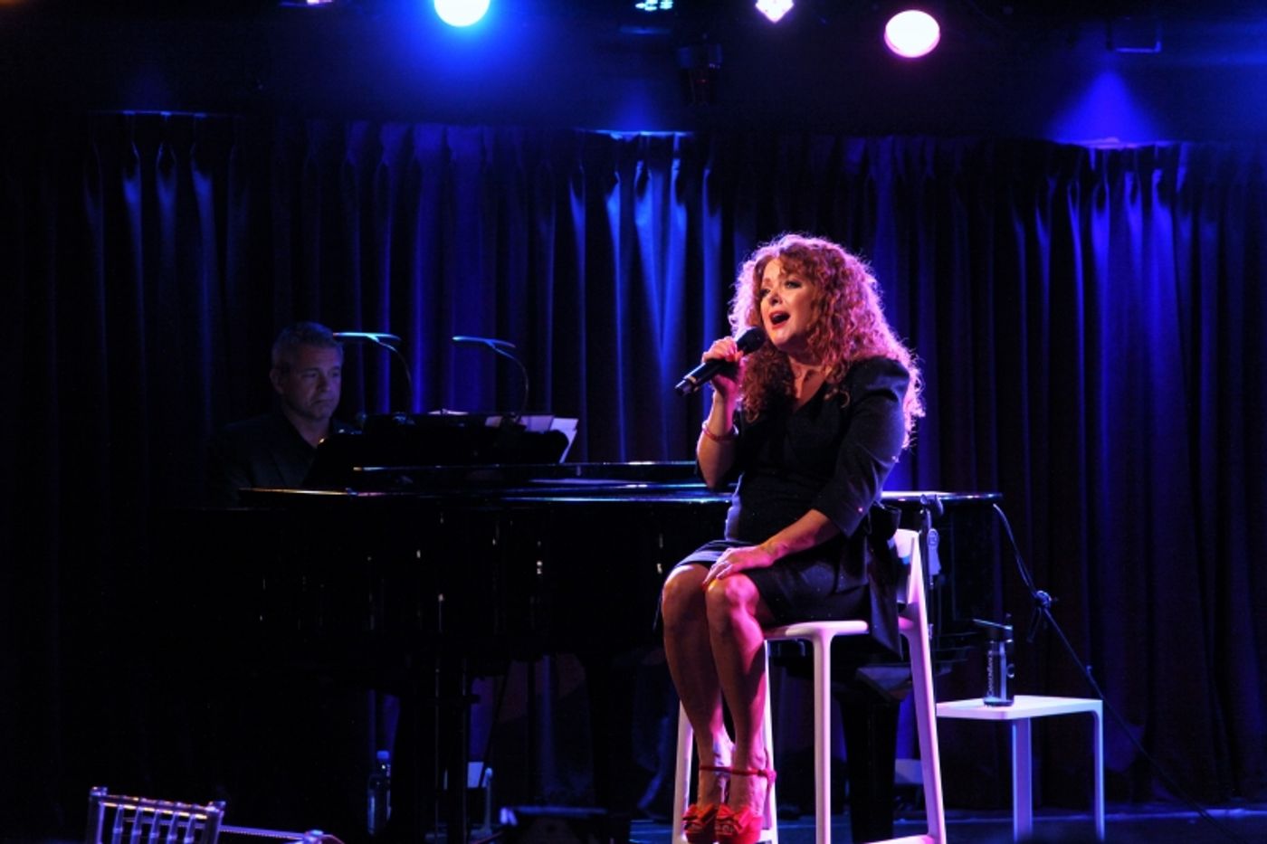 Review: Kelli Rabke Makes Music and Magic With TINY GIANTS at The Green Room 42  Image