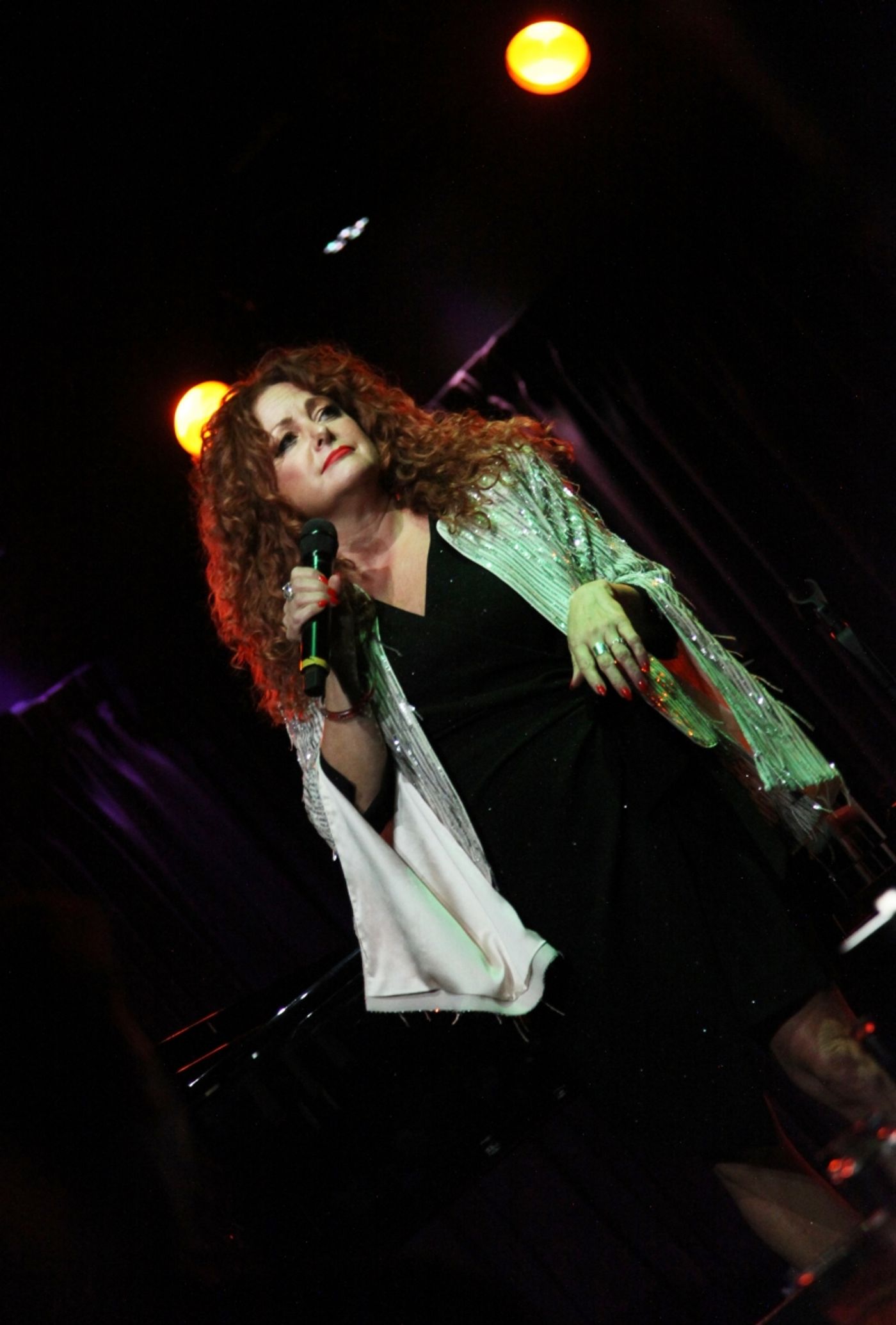 Review: Kelli Rabke Makes Music and Magic With TINY GIANTS at The Green Room 42  Image