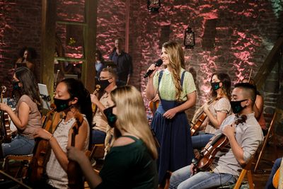 Senora May and the American Pops Orchestra | Photo by Elman Studio LLC, courtesy of N Photo