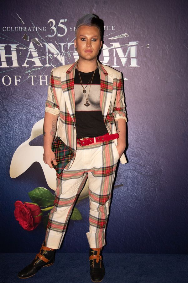 Photos: THE PHANTOM OF THE OPERA Celebrates 35th Anniversary in the UK! — photo 8 of 34
