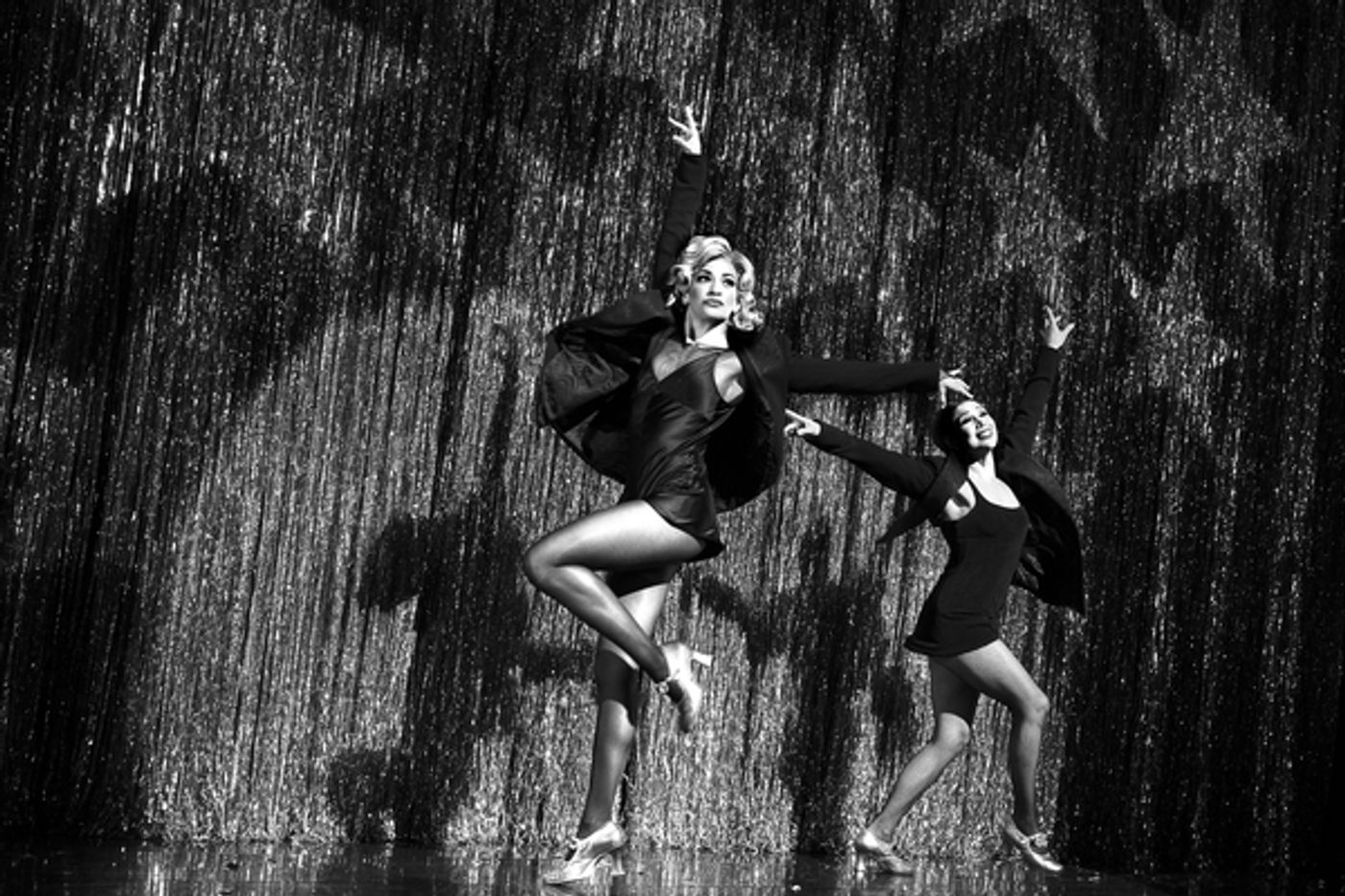 Photos: First Look Ana Villafañe, Bianca Marroquín & More in CHICAGO on Broadway  Image