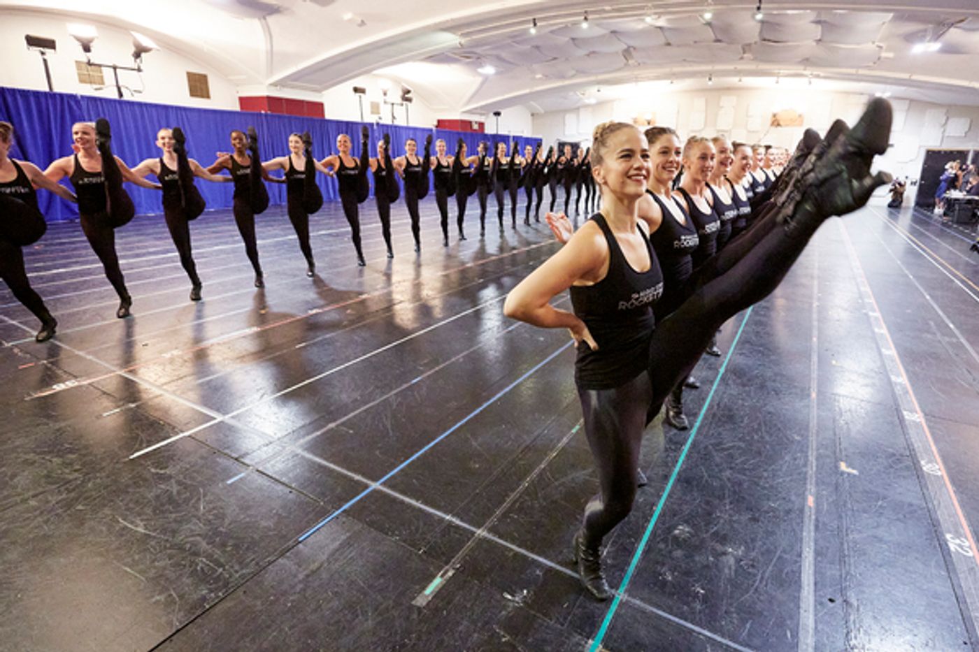 Photos: The Radio City Rockettes Rehearse For the 2021 CHRISTMAS SPECTACULAR  Image