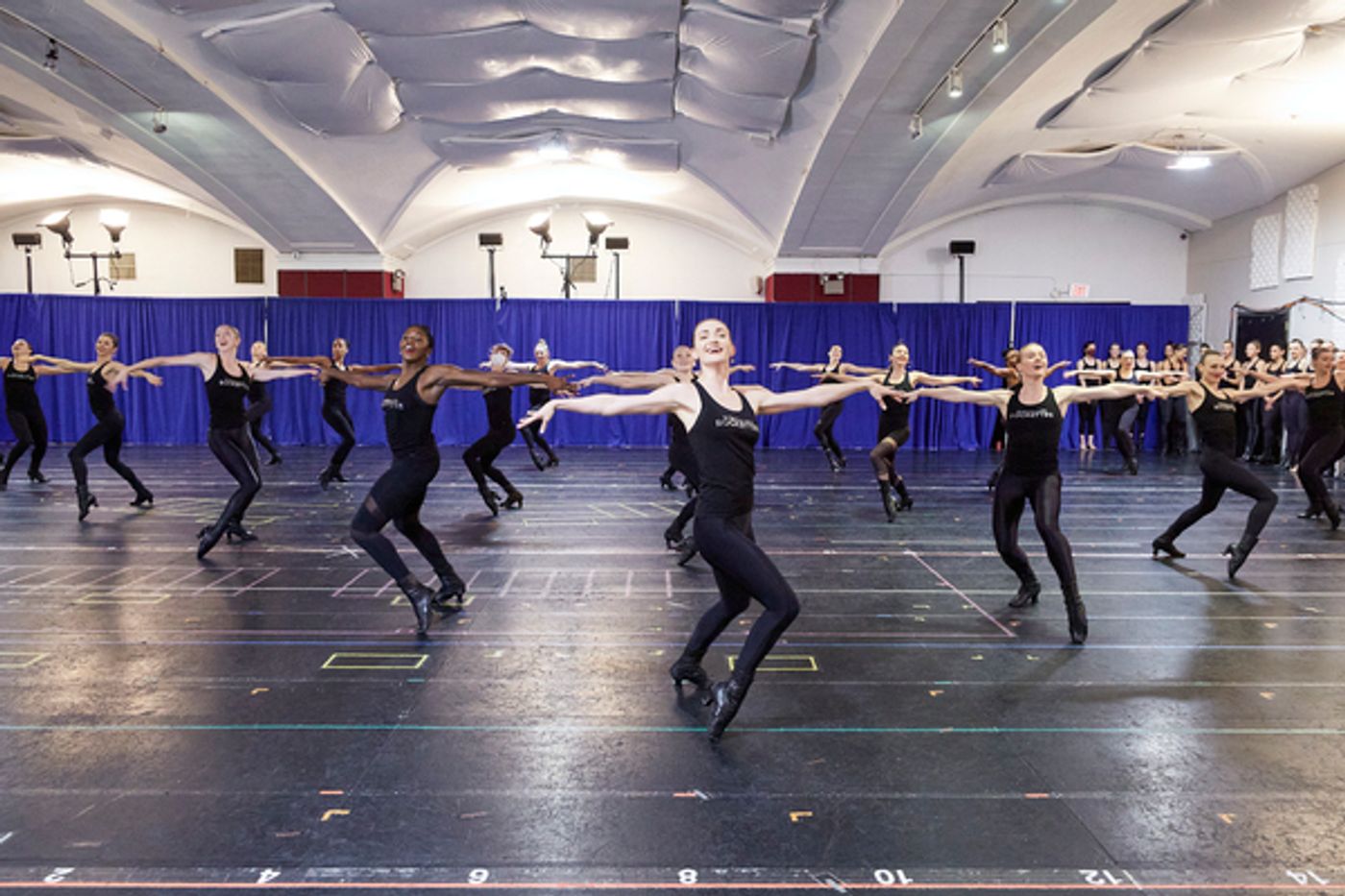 Photos: The Radio City Rockettes Rehearse For the 2021 CHRISTMAS SPECTACULAR  Image
