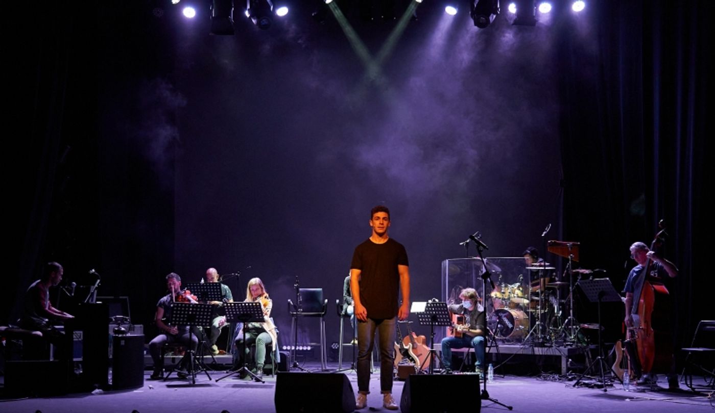 PHOTO FLASH: Ensayo general de EL PRIMER DIA DE NUESTRAS VIDAS  Image