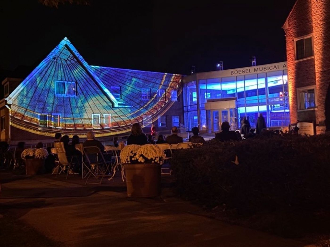 Student Blog: The Campus is Buzzing Again - Frosty's World #16  Image