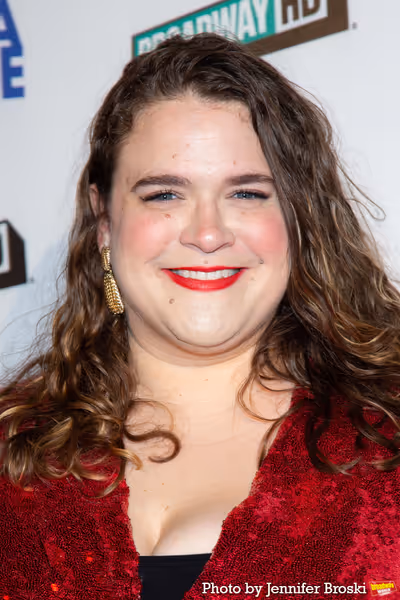 Bonnie Milligan Photo